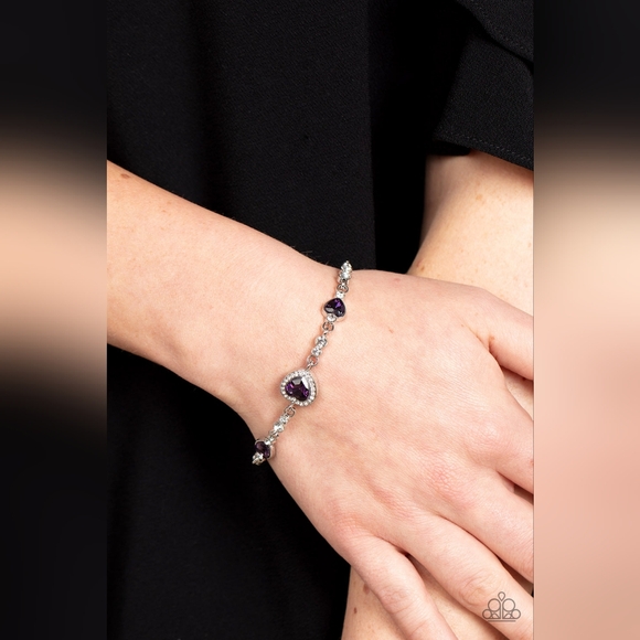 Amor Actually Bracelet - Picture 1 of 2